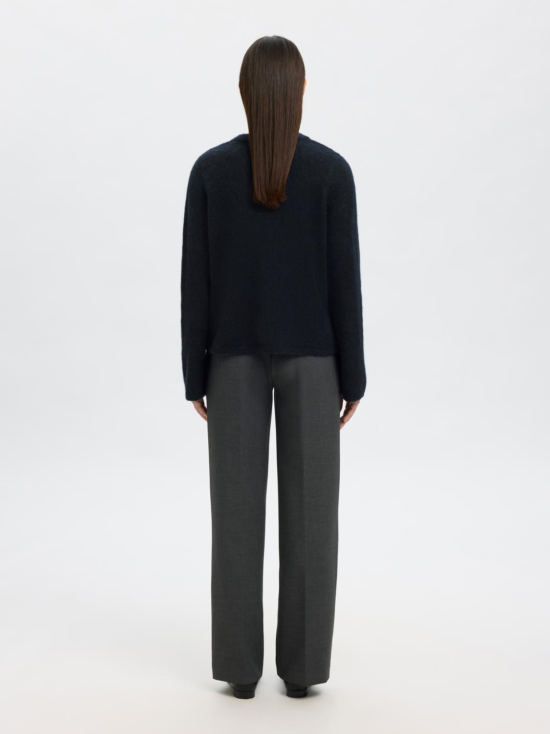 model_shot-back